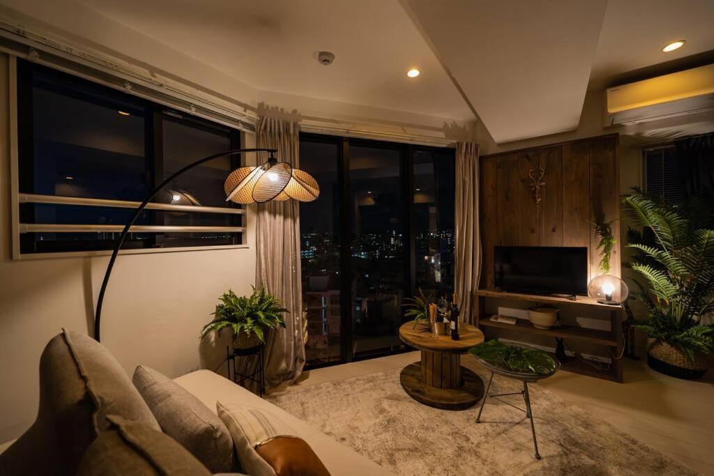 The Penthouse Ginowan Lägenhet Urasoe Exteriör bild