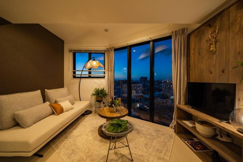 The Penthouse Ginowan Lägenhet Urasoe Exteriör bild